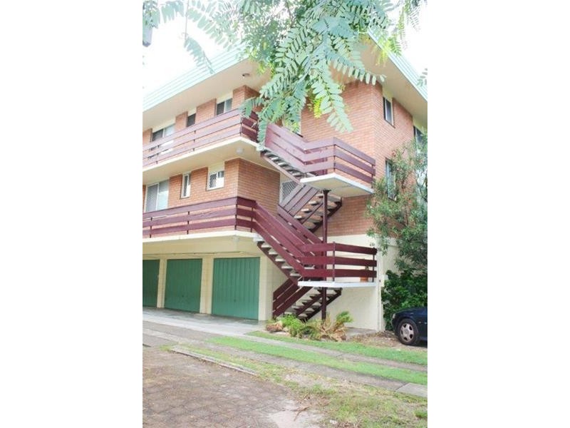 15 Darrambal Street, Chevron Island QLD 4217