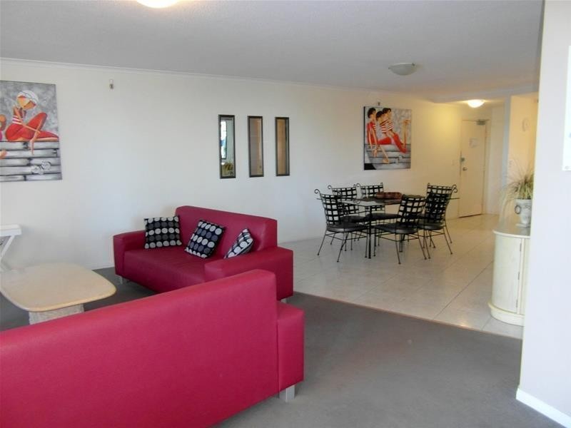 9 Trickett Street “Surfers International”, Surfers Paradise QLD 4217