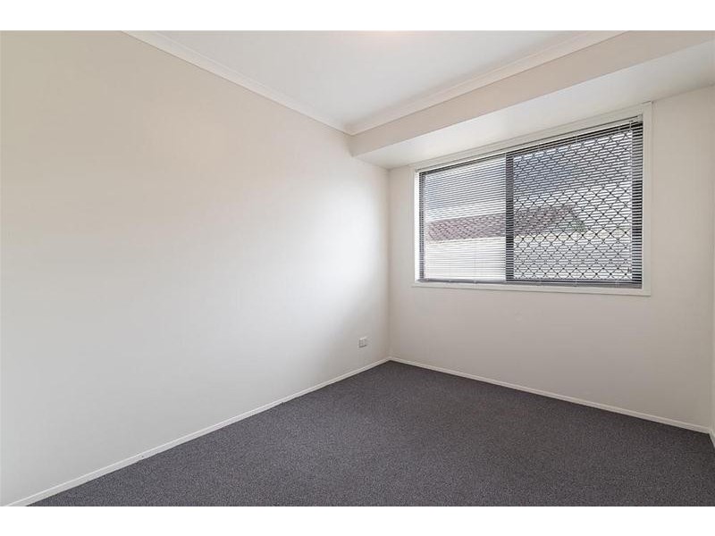 2/17 Callistemon Court, Arundel QLD 4214