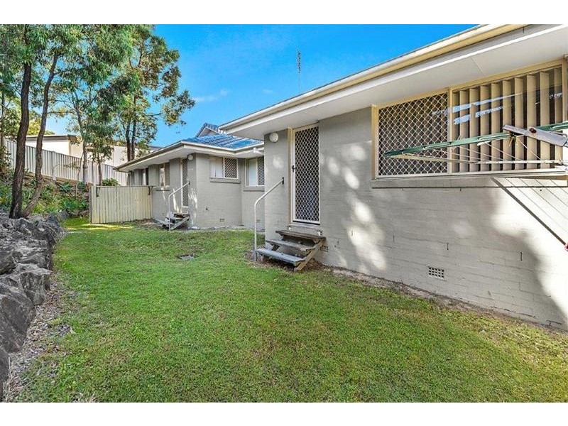 2/3 Arundel Drive, Arundel QLD 4214