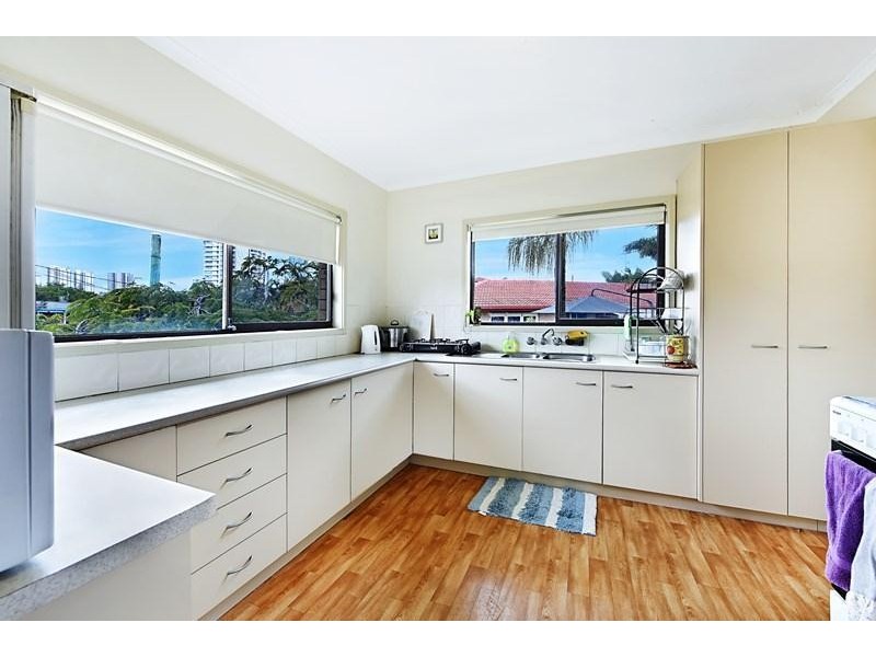 8 Sunrise Boulevard, Surfers Paradise QLD 4217