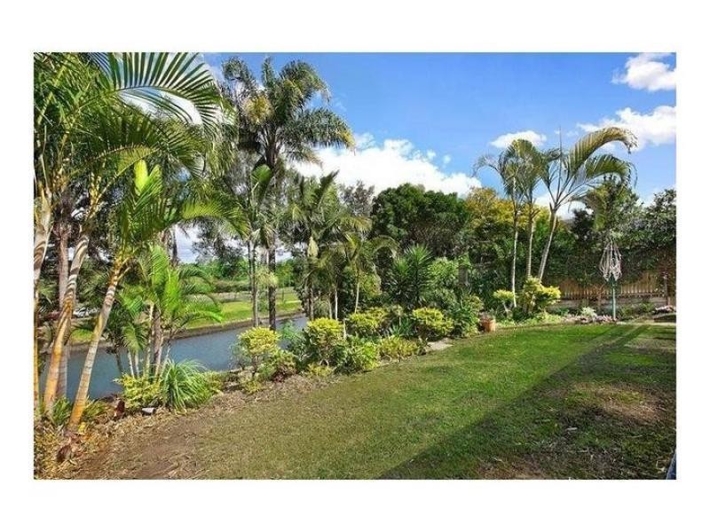 36 Wistaria Avenue, Southport QLD 4215