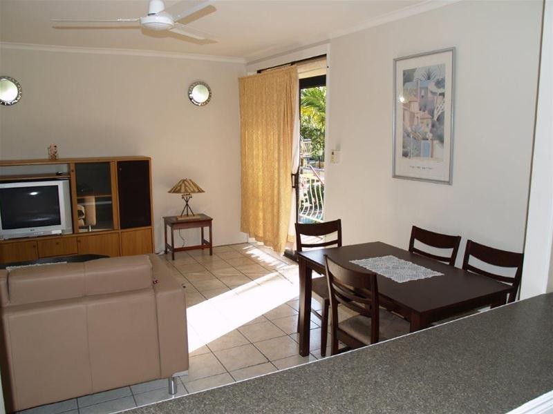 6/19 Leonard Avenue, Surfers Paradise QLD 4217