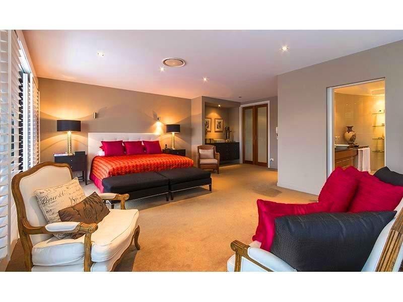 27B Sunrise Boulevard, Surfers Paradise QLD 4217