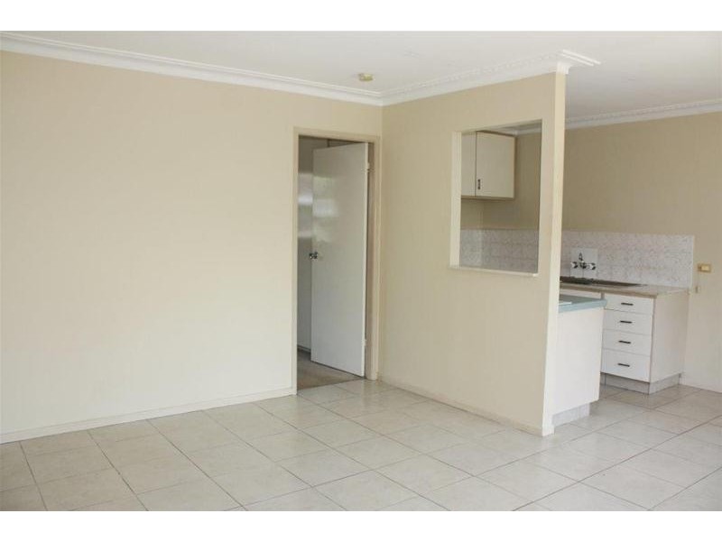 2/5 Parnoo Street, Chevron Island QLD 4217