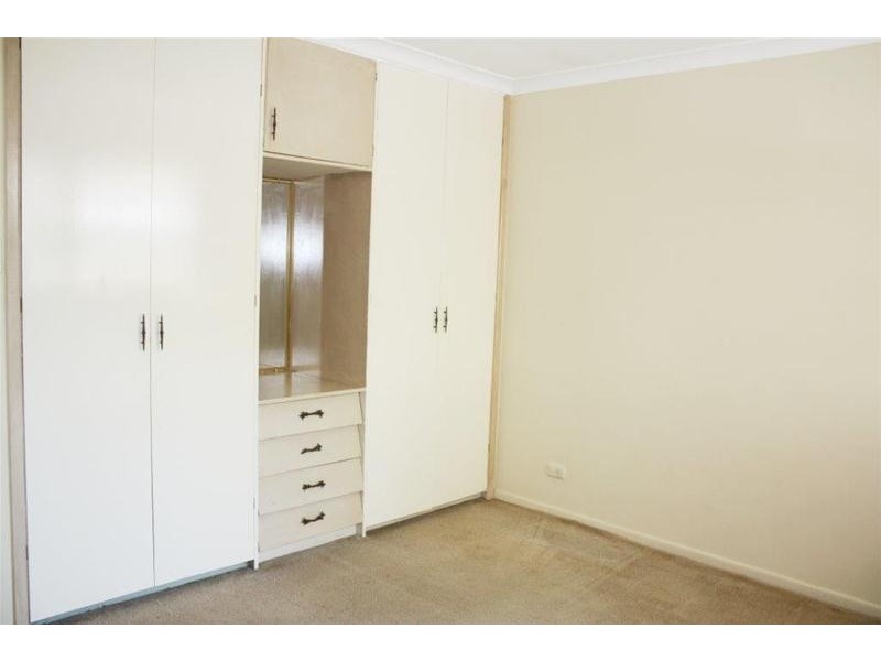 2/5 Parnoo Street, Chevron Island QLD 4217