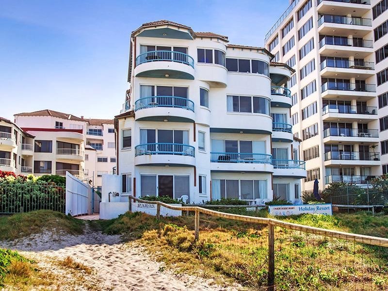 17/26 Old Burleigh Road ‘Paros on the Beach’, Surfers Paradise QLD 4217