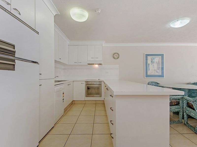 17/26 Old Burleigh Road ‘Paros on the Beach’, Surfers Paradise QLD 4217