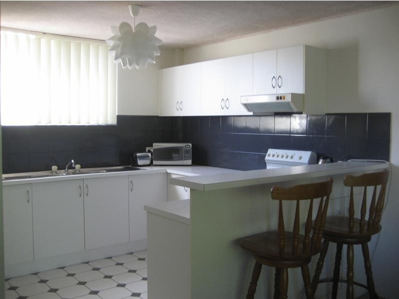 12 Leonard Avenue, Surfers Paradise QLD 4217