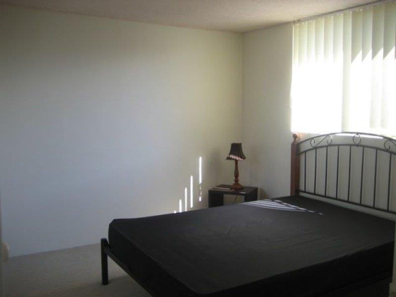 12 Leonard Avenue, Surfers Paradise QLD 4217