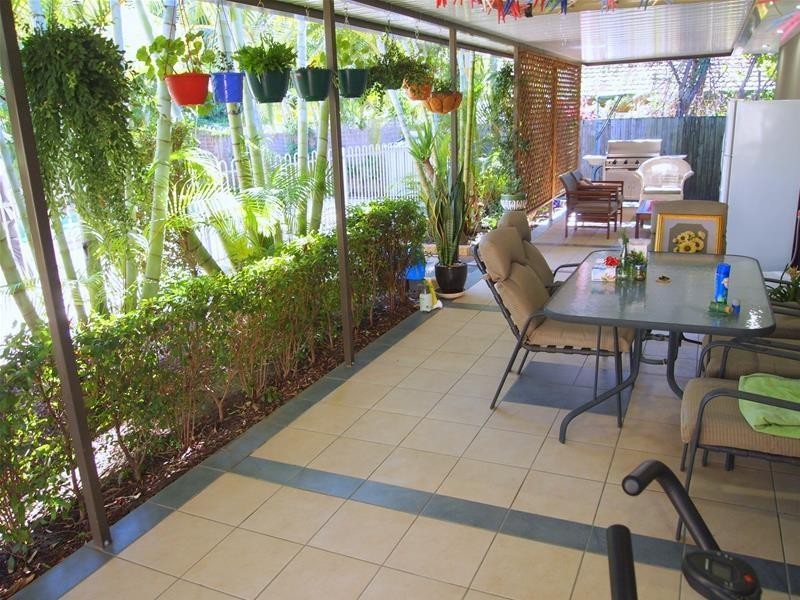 1 Pilgrim Place, Southport QLD 4215