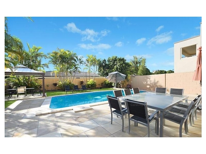 93 Amalfi Drive, Isle Of Capri QLD 4217