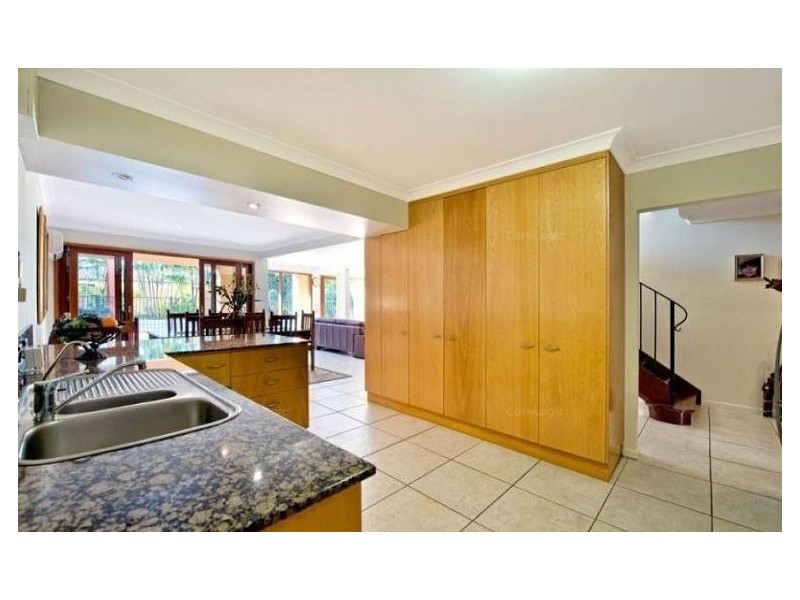 93 Amalfi Drive, Isle Of Capri QLD 4217