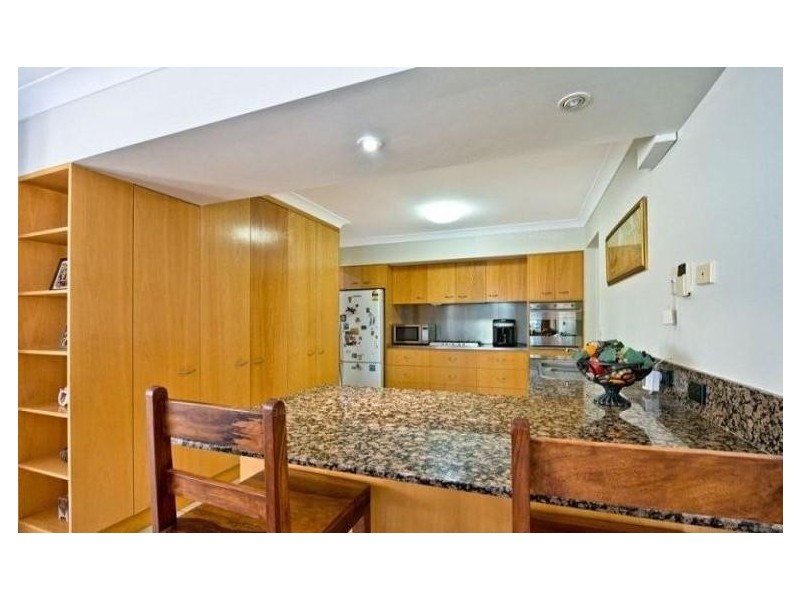 93 Amalfi Drive, Isle Of Capri QLD 4217