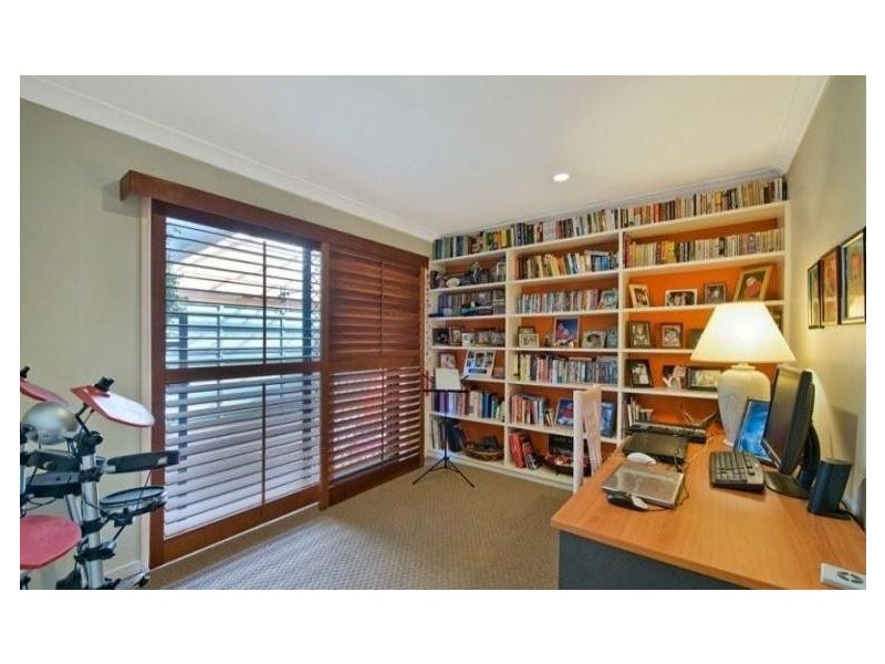 93 Amalfi Drive, Isle Of Capri QLD 4217