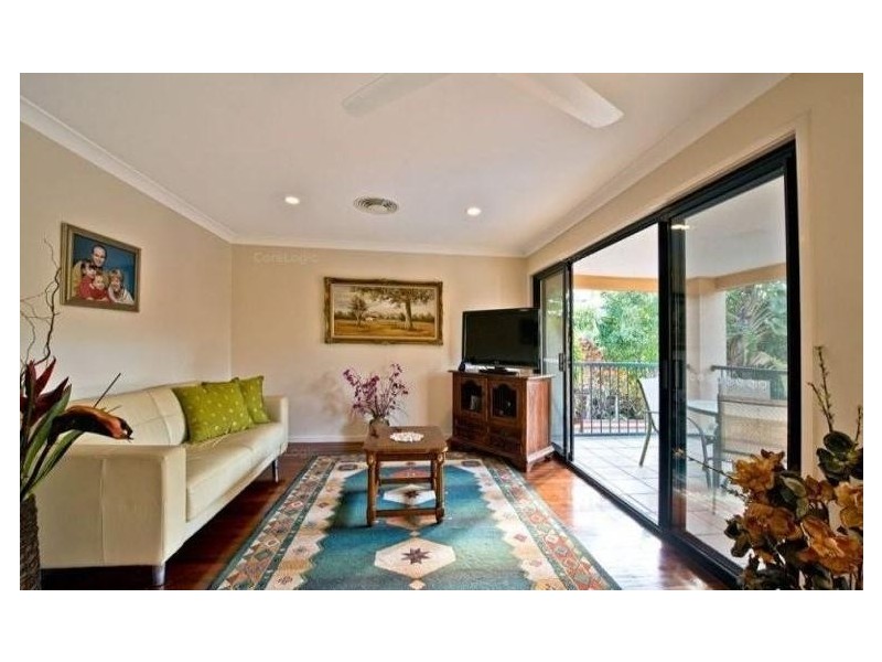 93 Amalfi Drive, Isle Of Capri QLD 4217