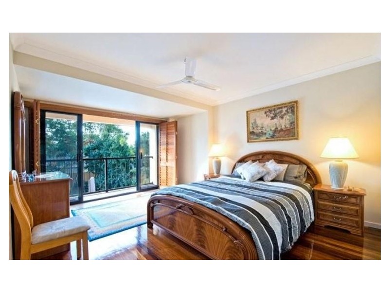 93 Amalfi Drive, Isle Of Capri QLD 4217