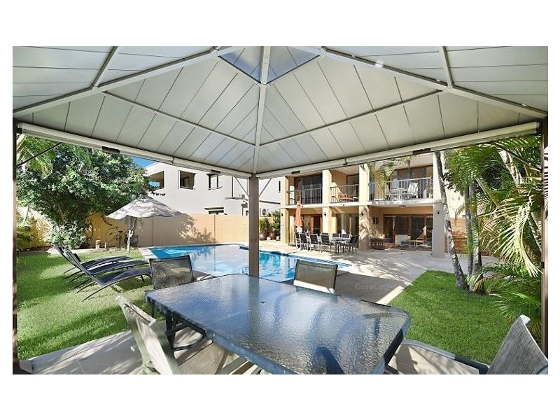 93 Amalfi Drive, Isle Of Capri QLD 4217