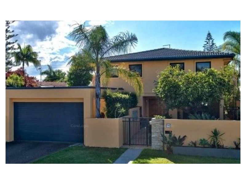 93 Amalfi Drive, Isle Of Capri QLD 4217