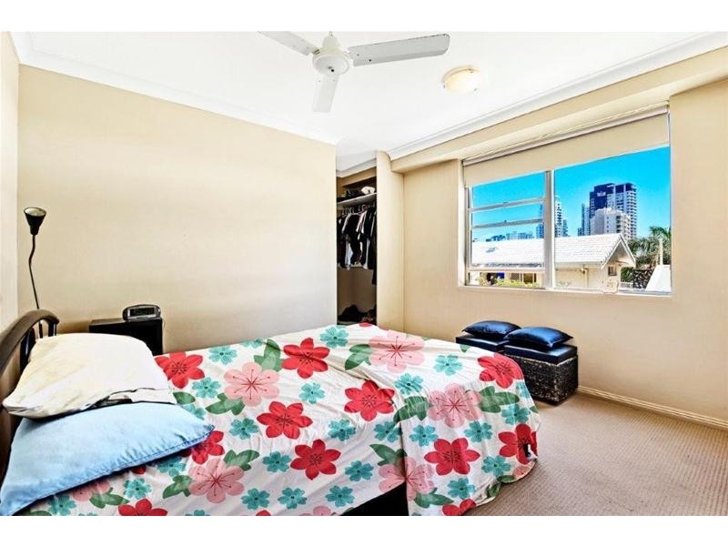 12/15 Pacific Street, Main Beach QLD 4217