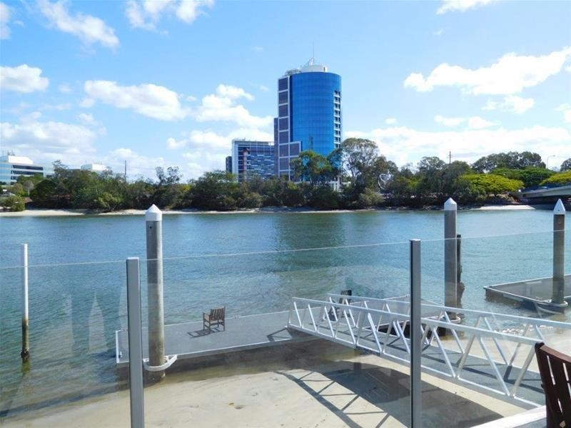 1/191  Stanhill Drive, Surfers Paradise QLD 4217