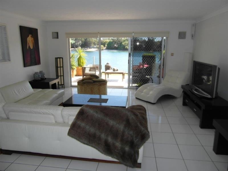 1/191  Stanhill Drive, Surfers Paradise QLD 4217