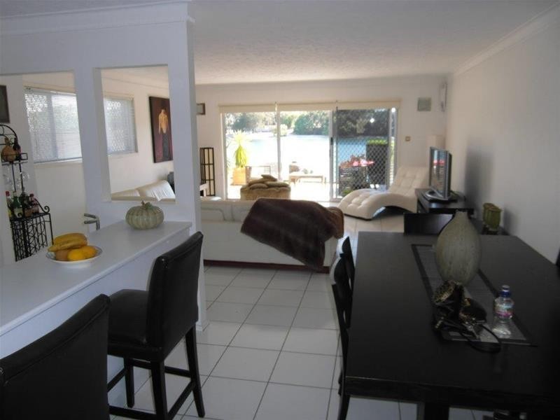 1/191  Stanhill Drive, Surfers Paradise QLD 4217