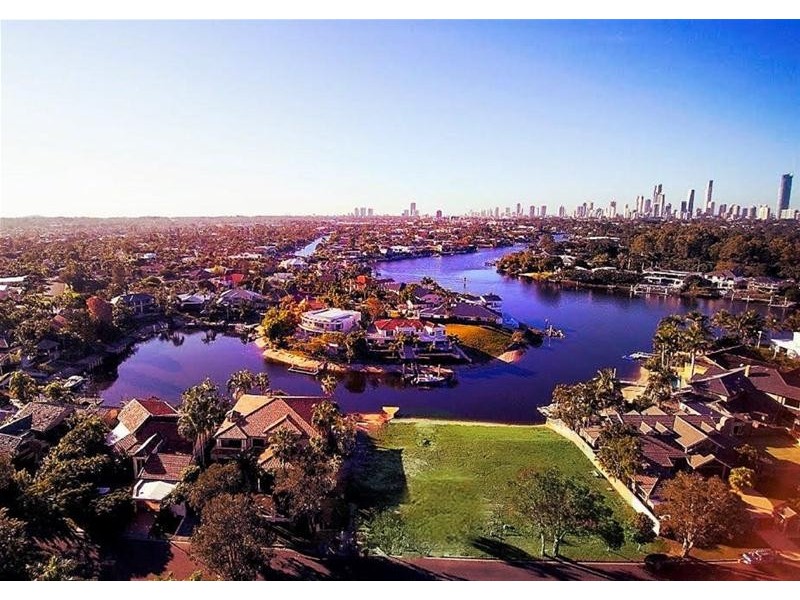 14 Freyburg Street, Sorrento QLD 4217