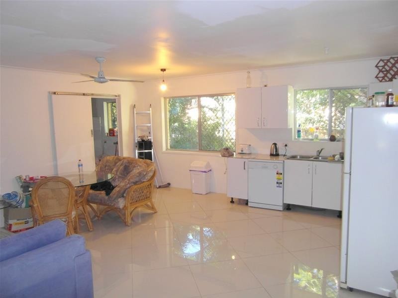 21 Kumbari Avenue, Southport QLD 4215