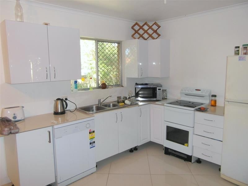 21 Kumbari Avenue, Southport QLD 4215