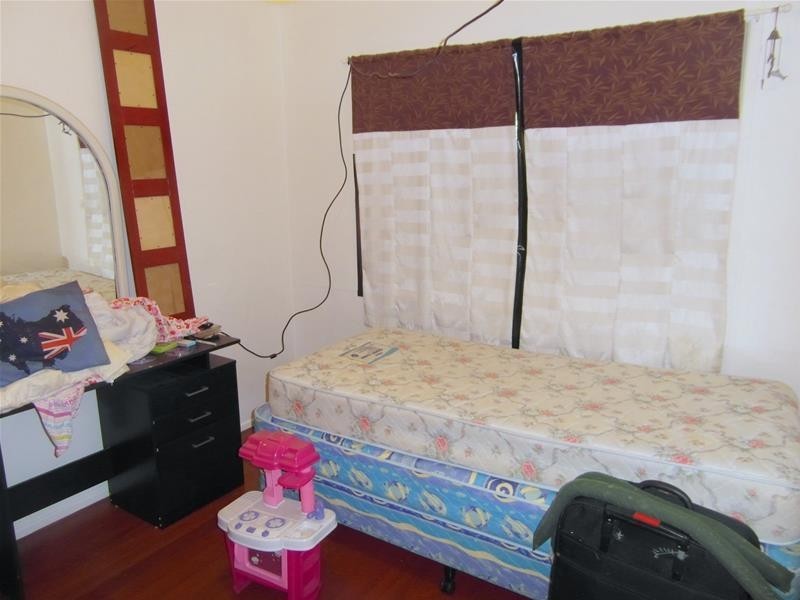 21 Kumbari Avenue, Southport QLD 4215