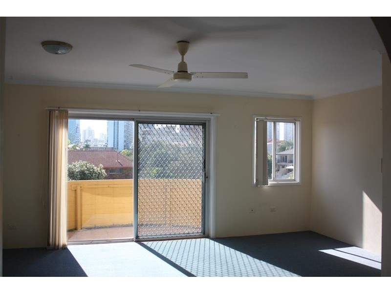 9 Holborow Close, Surfers Paradise QLD 4217