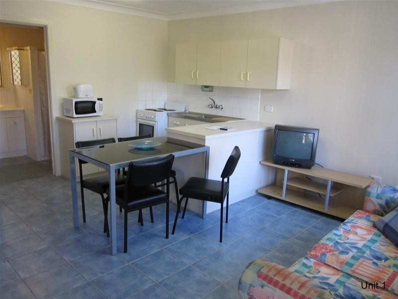 14 Leonard Avenue, Surfers Paradise QLD 4217