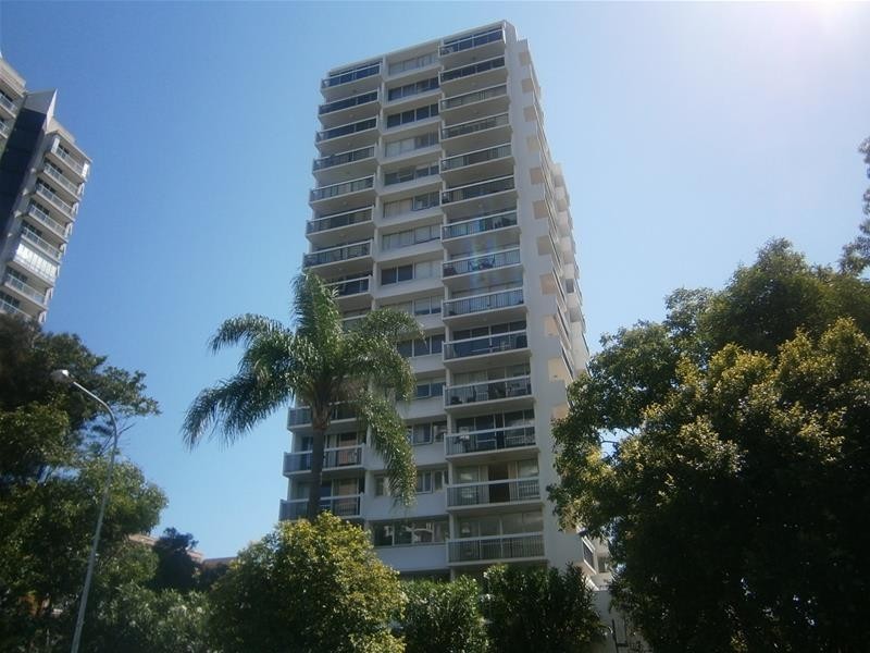 38 Riverview Parade, Surfers Paradise QLD 4217