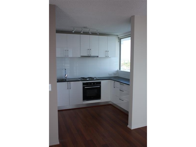 38 Riverview Parade, Surfers Paradise QLD 4217