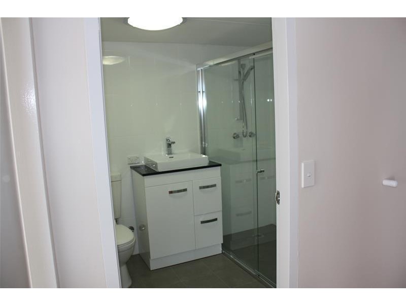 38 Riverview Parade, Surfers Paradise QLD 4217