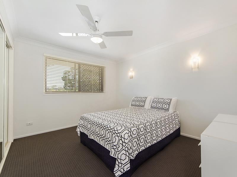 2 Nelson Court, Benowa QLD 4217