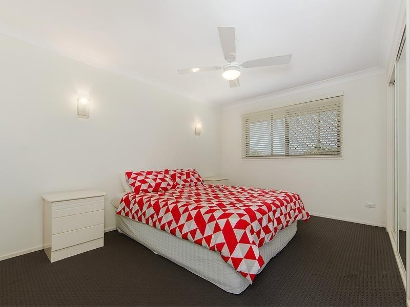 2 Nelson Court, Benowa QLD 4217