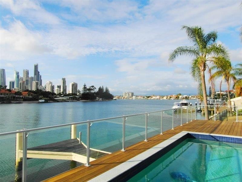 16 Admiralty Drive, Paradise Waters QLD 4217