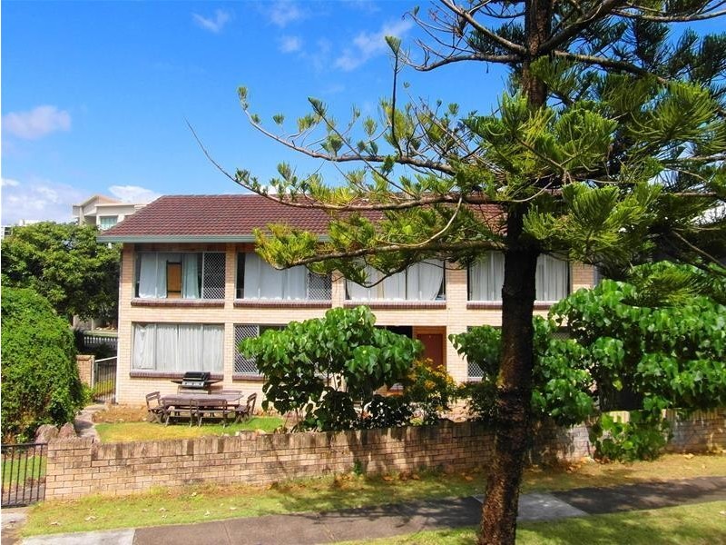 37 Tarcoola Crescent, Chevron Island QLD 4217