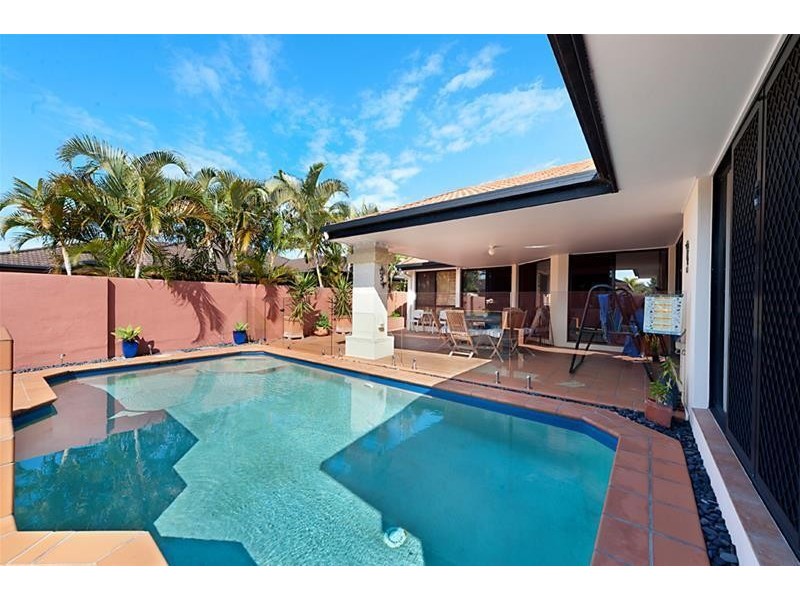 68 Sir Bruce Small Boulevard, Benowa Waters QLD 4217