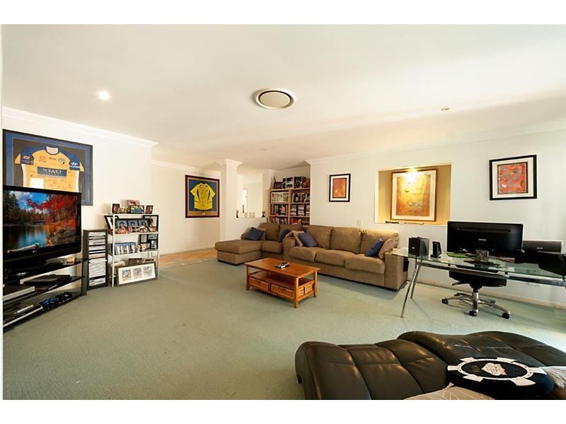 68 Sir Bruce Small Boulevard, Benowa Waters QLD 4217