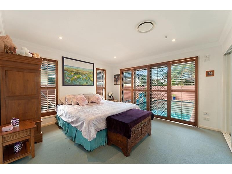 68 Sir Bruce Small Boulevard, Benowa Waters QLD 4217