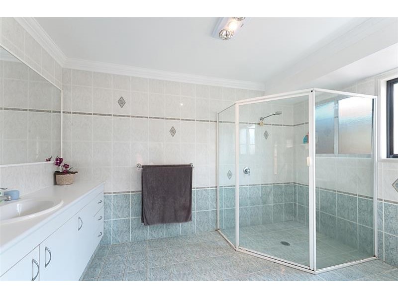 68 Sir Bruce Small Boulevard, Benowa Waters QLD 4217