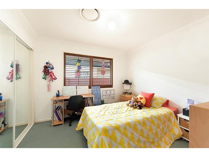 68 Sir Bruce Small Boulevard, Benowa Waters QLD 4217