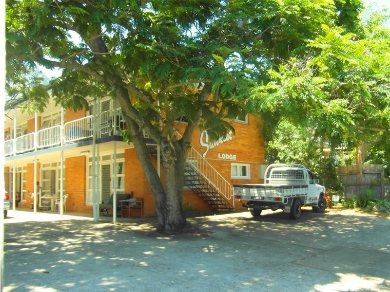 7 Leonard Avenue ‘Sunkist Lodge’, Surfers Paradise QLD 4217