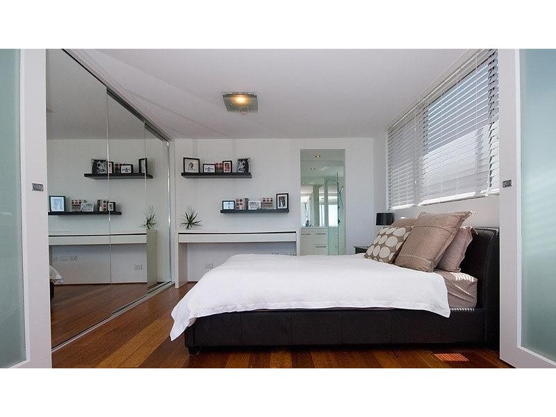 11/1 The Esplanade, Surfers Paradise QLD 4217