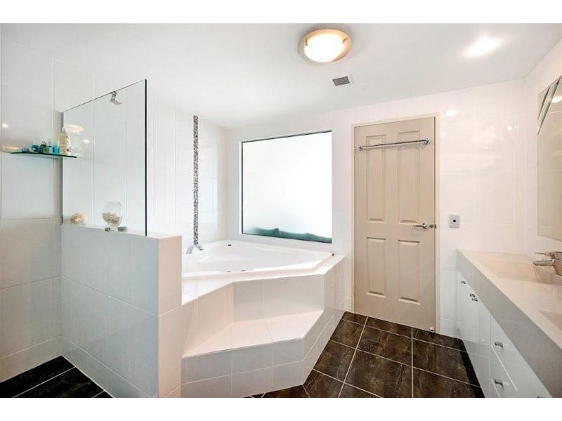 “Sun City” 3400 Surfers Paradise Boulevard, Surfers Paradise QLD 4217