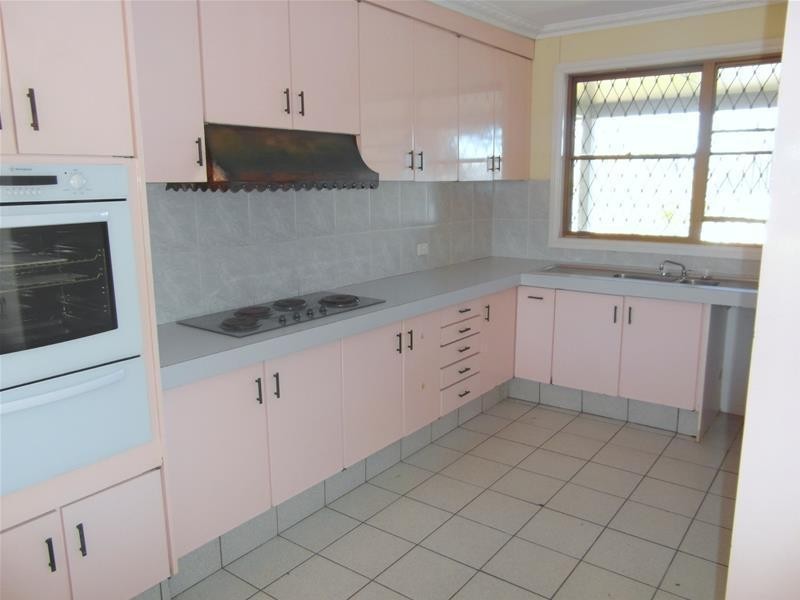 8 Rapallo Avenue, Isle Of Capri QLD 4217