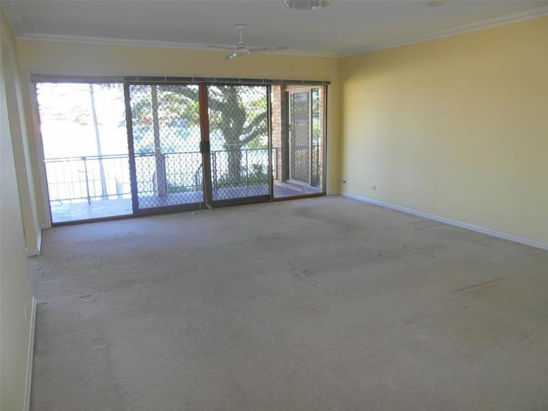 8 Rapallo Avenue, Isle Of Capri QLD 4217